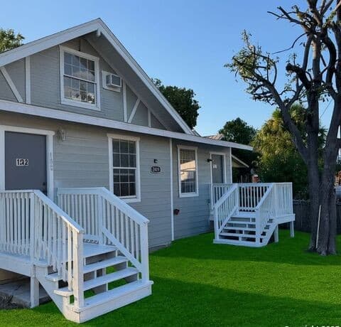 0-bedroom rental at 2419 S Presa Street Unit 103 in San Antonio TX