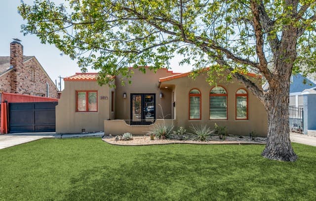 1714 W Summit — photo 1