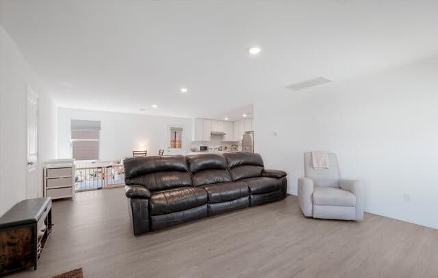 3-bedroom rental at 6422 Magee Run in San Antonio, TX — photo 4