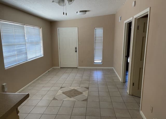 2-bedroom rental at 567 Gilbert Lane Unit 2 Unit 2 in San Antonio TX