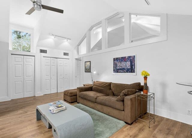 215 Beauregard - Unit B — photo 3