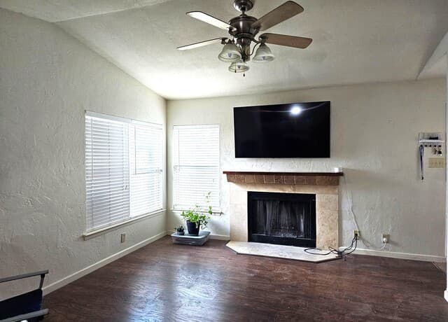 3-bedroom rental at 9406 Sugarloaf in San Antonio, TX — photo 2