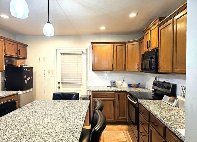 3-bedroom rental at 9406 Sugarloaf in San Antonio, TX — photo 5