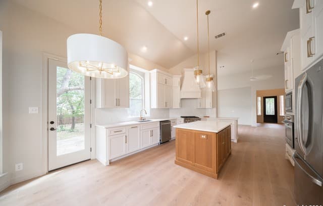3-bedroom rental at 7523 Steeple Dr in San Antonio, TX — photo 2