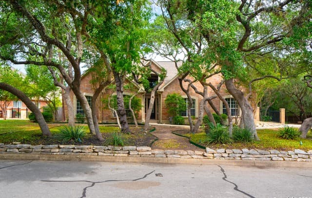 3-bedroom rental at 7523 Steeple Dr in San Antonio, TX — photo 3