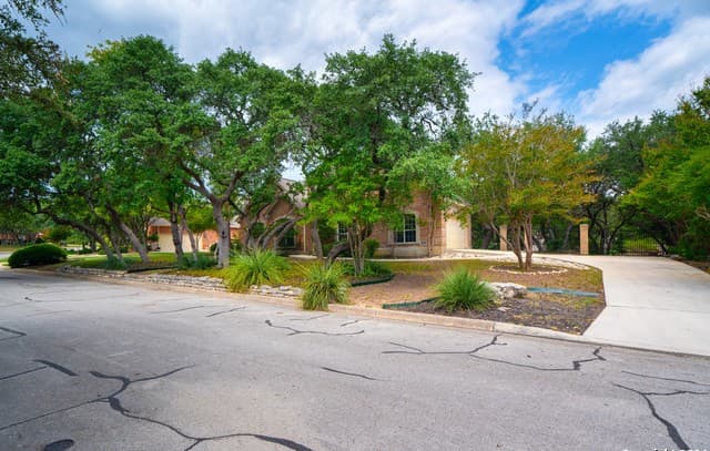 3-bedroom rental at 7523 Steeple Dr in San Antonio, TX — photo 4