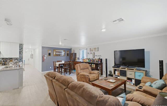 4-bedroom rental at 14113 Swine Place in San Antonio, TX — photo 5