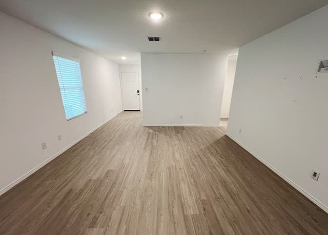 3-bedroom rental at 7926 Nessie Trail in San Antonio, TX — photo 5