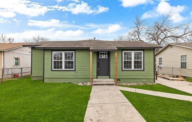 3-bedroom rental at 2018 E Drexel Ave in San Antonio, TX — photo 2