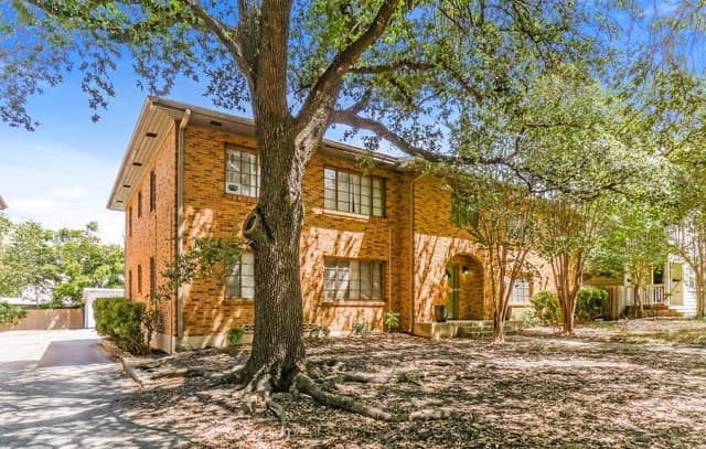 2-bedroom rental at 235 Natalen Unit 2 in San Antonio, TX — photo 2