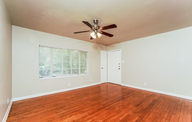 2-bedroom rental at 235 Natalen Unit 2 in San Antonio, TX — photo 3