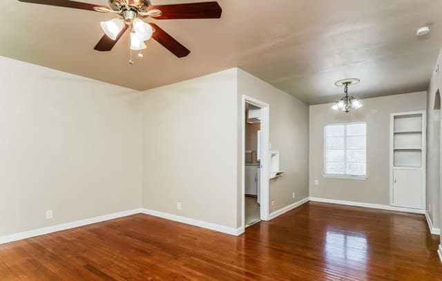 2-bedroom rental at 235 Natalen Unit 2 in San Antonio, TX — photo 4