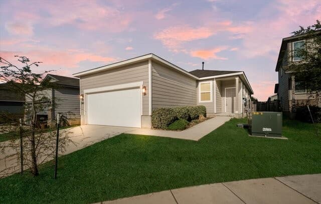 3-bedroom rental at 13015 Kathleen St in St Hedwig TX