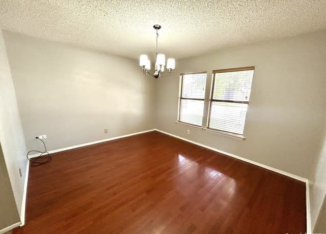 4-bedroom rental at 8111 Mescal Trail in San Antonio, TX — photo 4