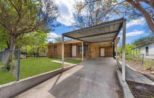 3-bedroom rental at 138 Dora Street in San Antonio TX