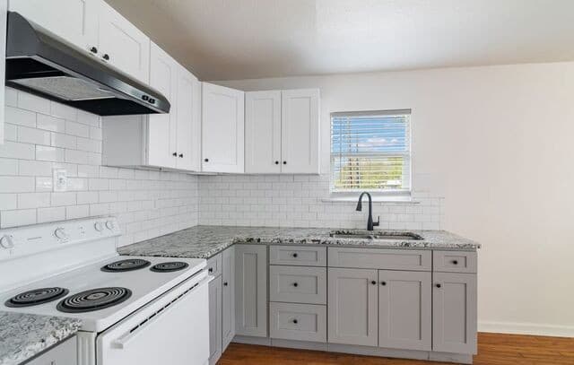 1-bedroom rental at 166 El Monte Unit 1 in San Antonio, TX — photo 5