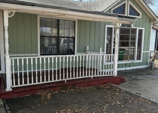 4-bedroom rental at 118 W Vestal in San Antonio, TX — photo 2