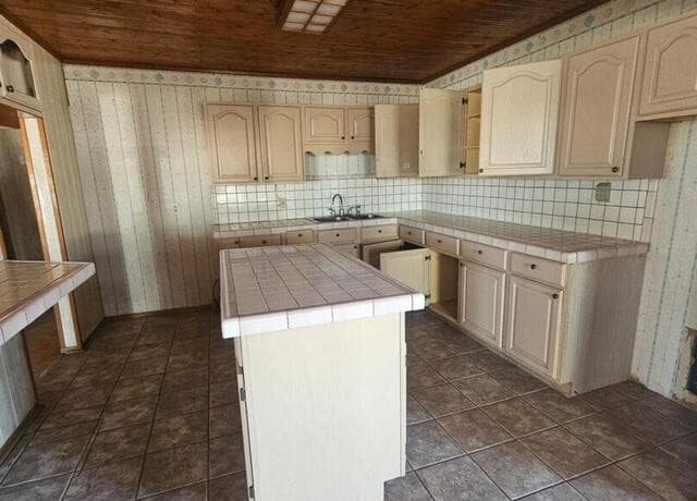 4-bedroom rental at 118 W Vestal in San Antonio, TX — photo 4