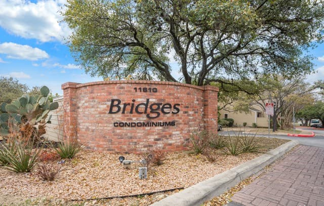1-bedroom rental at 11610 Vance Jackson Rd Unit 104 in San Antonio TX