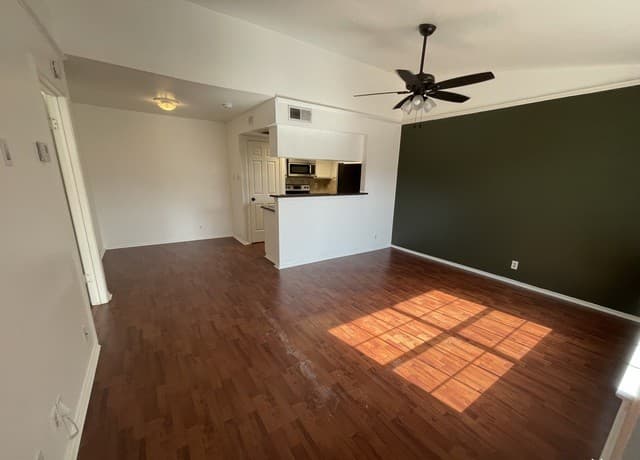 1-bedroom rental at 11610 Vance Jackson Rd Unit 104 in San Antonio, TX — photo 2