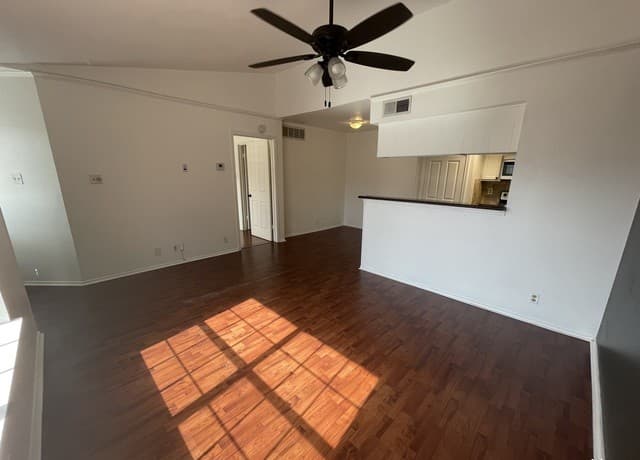 1-bedroom rental at 11610 Vance Jackson Rd Unit 104 in San Antonio, TX — photo 3