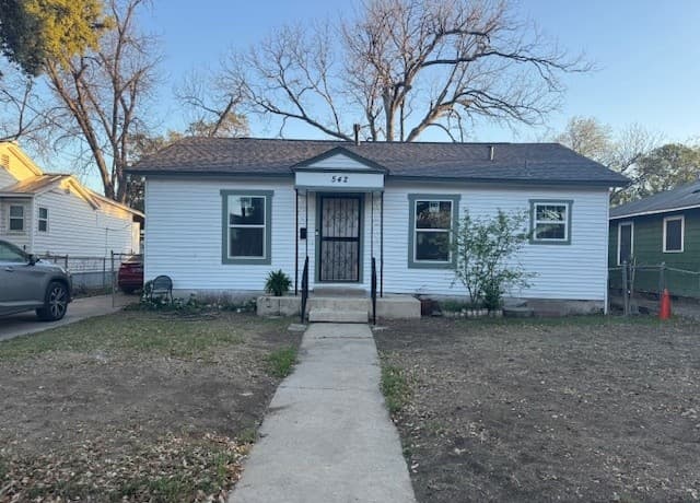 3-bedroom rental at 542 Drake in San Antonio TX