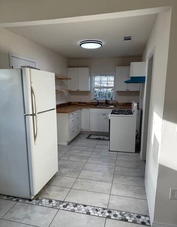 3-bedroom rental at 542 Drake in San Antonio, TX — photo 5