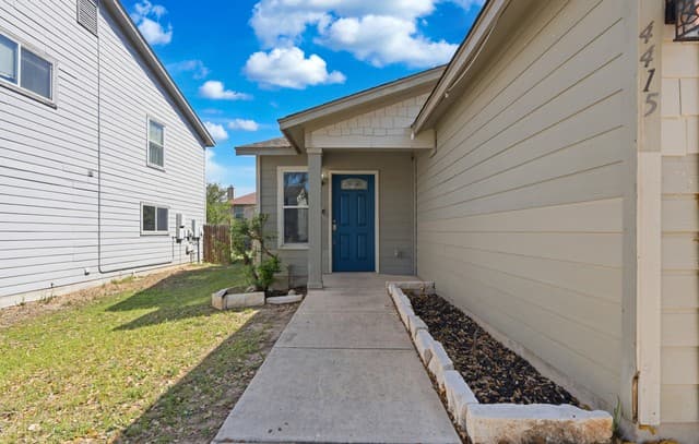 2-bedroom rental at 4415 Wrangler Run in San Antonio, TX — photo 3