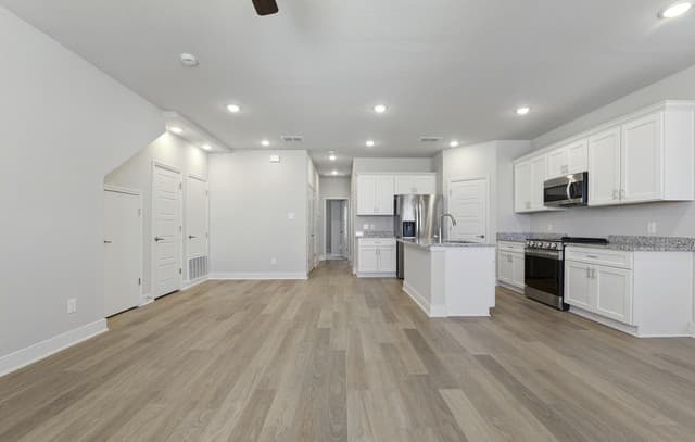 2-bedroom rental at 7126 Magnolia Crk Unit 101 in San Antonio, TX — photo 2