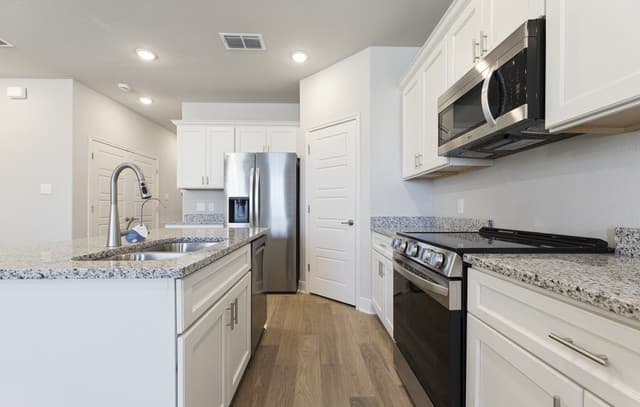 2-bedroom rental at 7126 Magnolia Crk Unit 101 in San Antonio, TX — photo 3