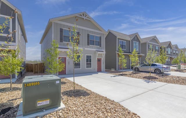 2-bedroom rental at 7126 Magnolia Crk Unit 201 in San Antonio, TX — photo 3