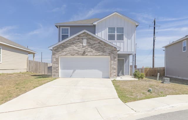 4-bedroom rental at 5810 Rue Picasso in Converse TX