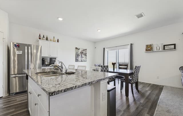 4-bedroom rental at 5810 Rue Picasso in Converse, TX — photo 4