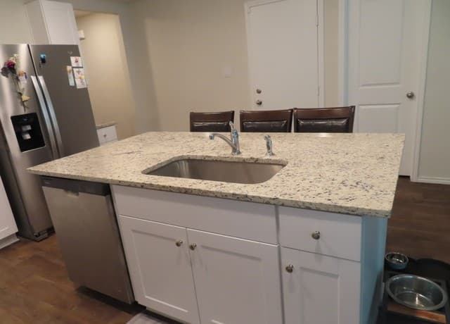 4-bedroom rental at 5207 Greywacke Trail in San Antonio, TX — photo 4