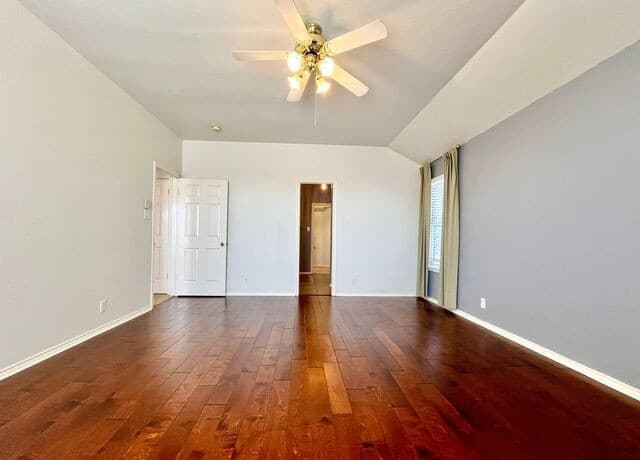 4-bedroom rental at 9747 Copperway in Converse, TX — photo 5