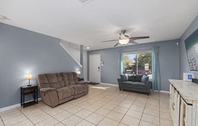 3-bedroom rental at 3315 Glacier Lake in San Antonio, TX — photo 4