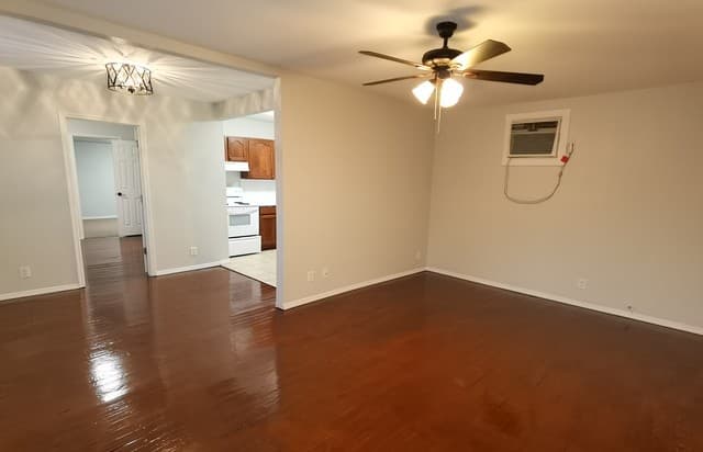 1-bedroom rental at 137 Norwood Unit 7 in San Antonio, TX — photo 2