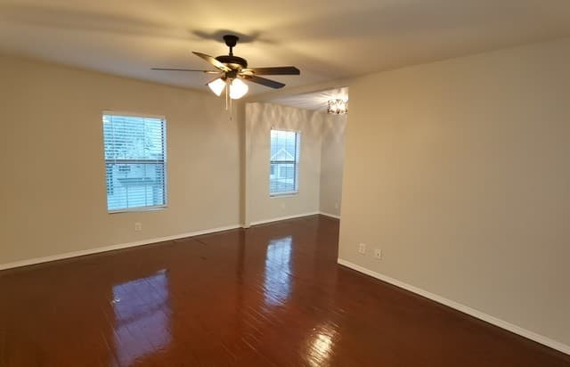 1-bedroom rental at 137 Norwood Unit 7 in San Antonio, TX — photo 3