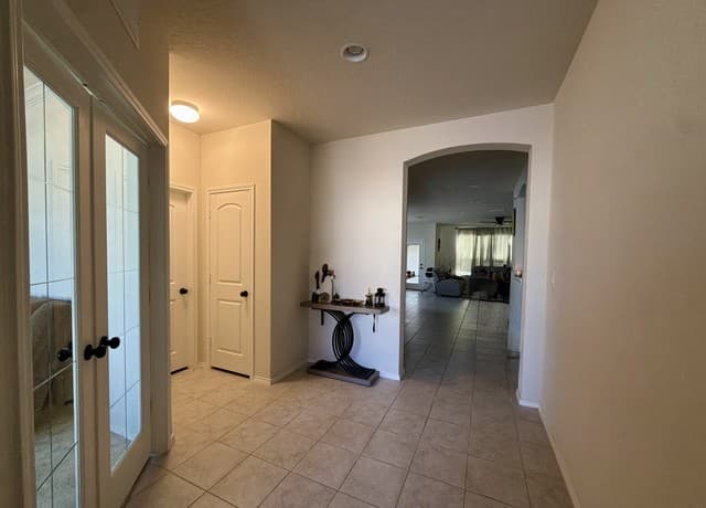 4-bedroom rental at 12254 Black Hat in San Antonio, TX — photo 3