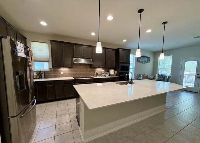 4-bedroom rental at 12254 Black Hat in San Antonio, TX — photo 4