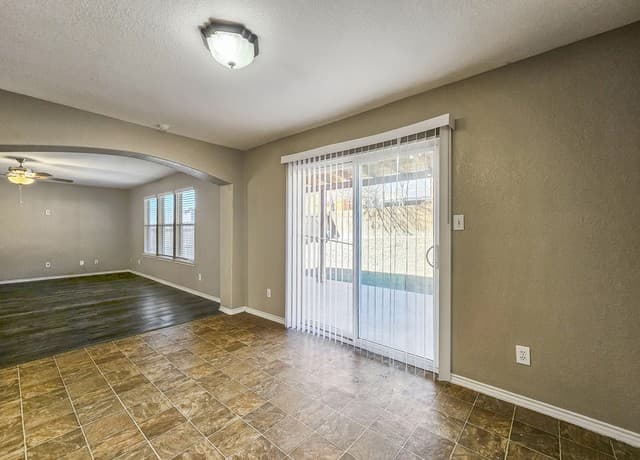 4-bedroom rental at 119 Hallie in San Antonio, TX — photo 2