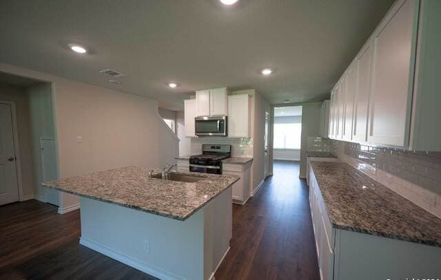 5-bedroom rental at 22623 Match Play in San Antonio, TX — photo 5