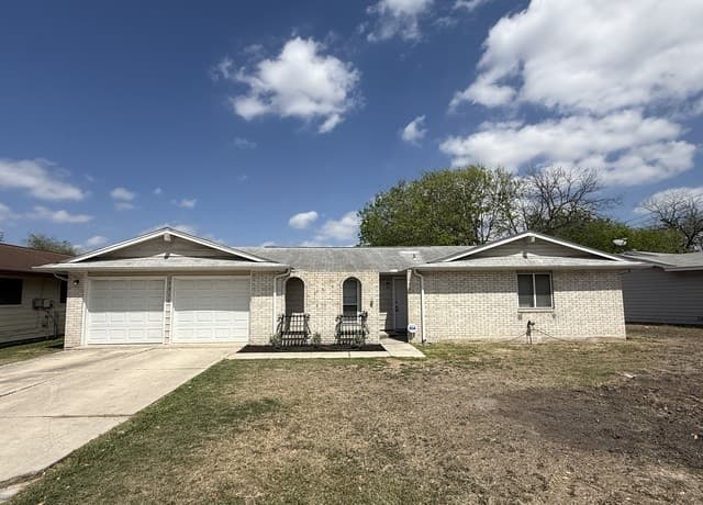 3-bedroom rental at 5015 David Scott in Kirby TX