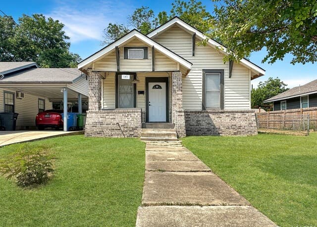 3-bedroom rental at 147 Saint Francis in San Antonio TX