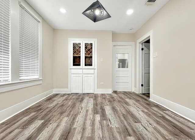 3-bedroom rental at 147 Saint Francis in San Antonio, TX — photo 4