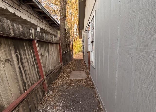 2-bedroom rental at 808 W Olmos in San Antonio, TX — photo 5