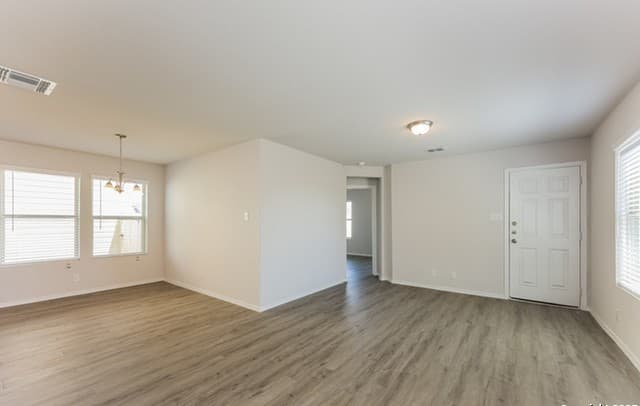 4-bedroom rental at 5126 Blue Ranch in San Antonio, TX — photo 4
