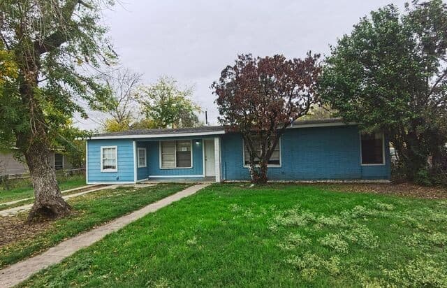 4-bedroom rental at 119 Knollwood in San Antonio, TX — photo 2