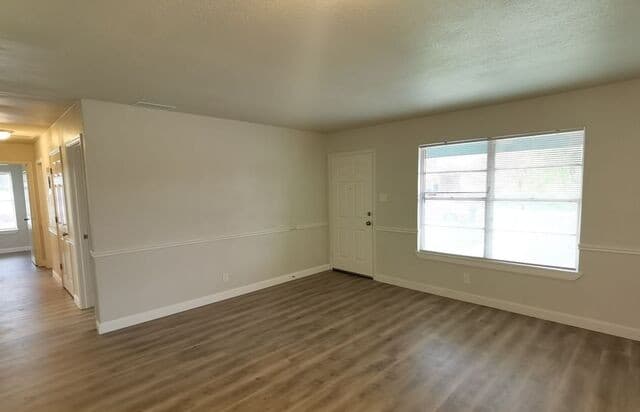 4-bedroom rental at 119 Knollwood in San Antonio, TX — photo 5