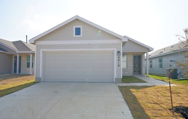 4-bedroom rental at 8810 Barrow Path in Converse TX